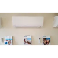 Daikin Comfora 2,5 kW-os split inverteres oldalfali klímaszett